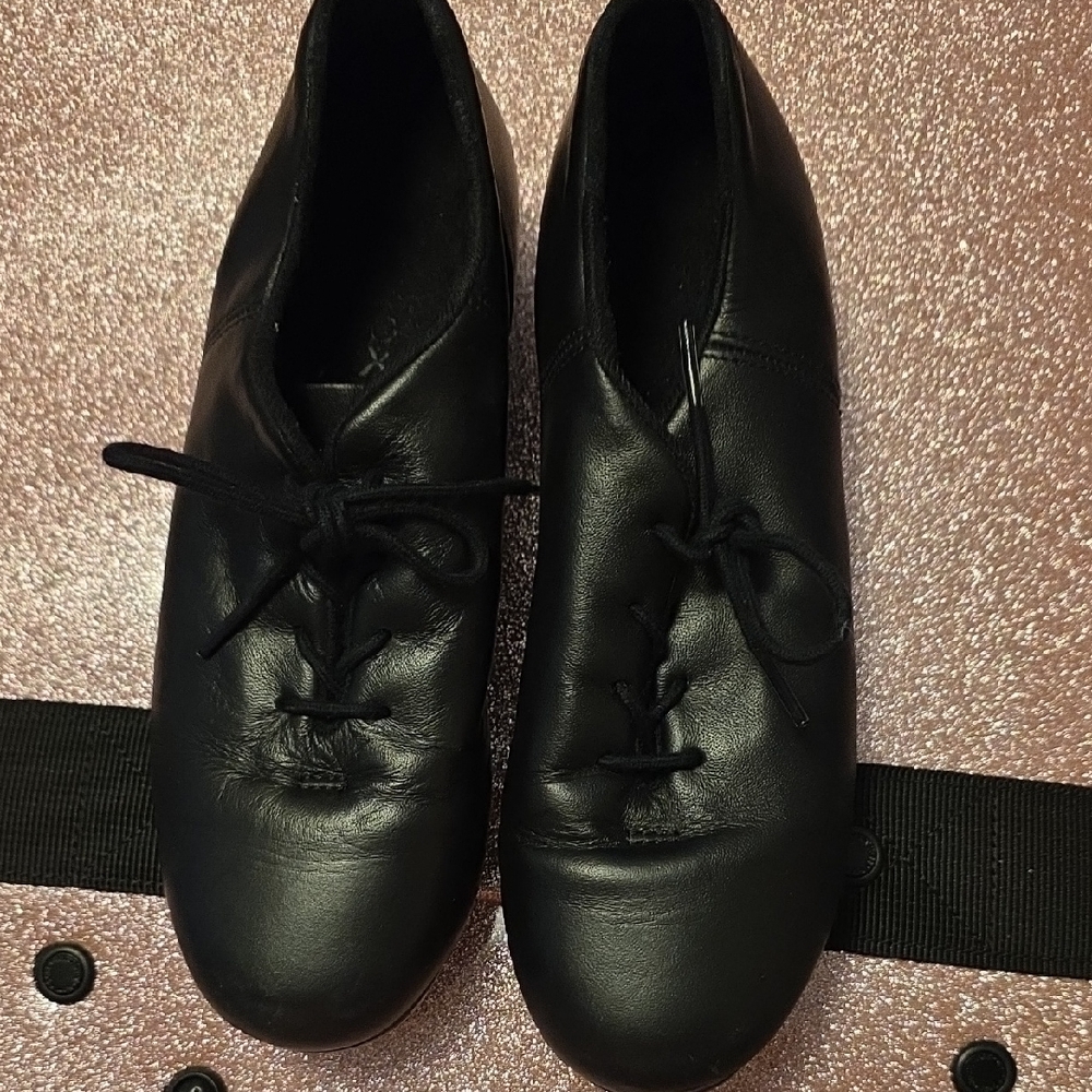 Capezio Black Tap Shoes with Classic Rounded Toe